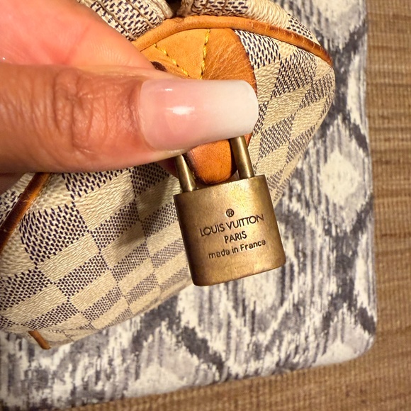 Louis Vuitton Damier Azur Speedy 30 – Pre-Loved, Great Condition - Picture 13 of 14